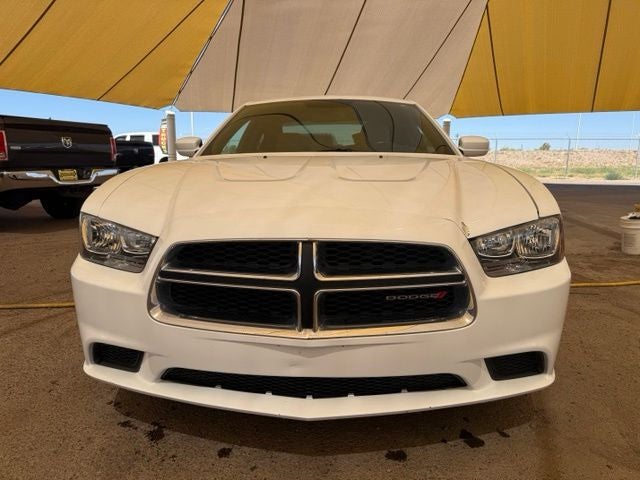 2014 Dodge Charger SE in Bright White Clearcoat — front three-quarter view