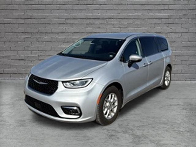 2023 Chrysler Pacifica Touring L in Silver Mist Clearcoat — front three-quarter view